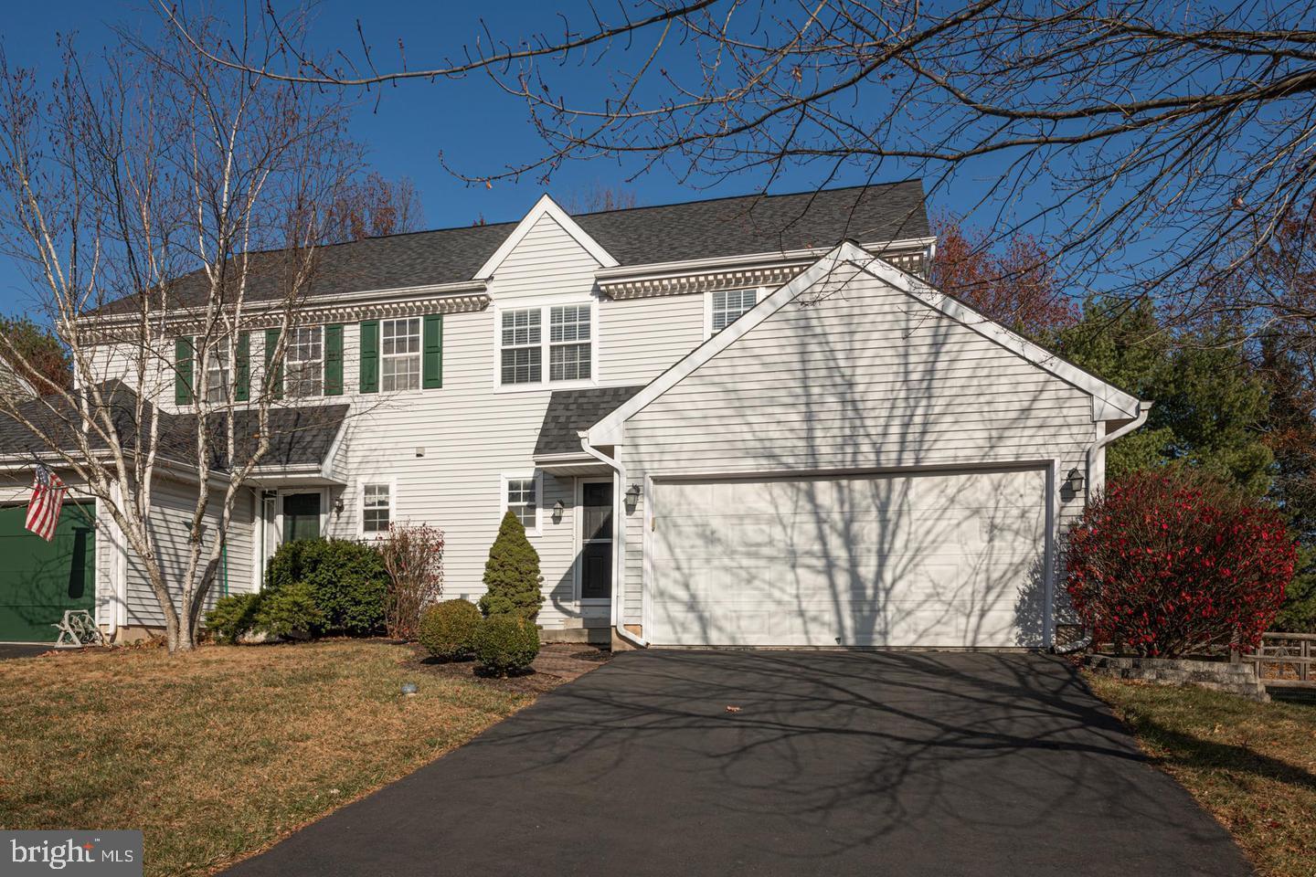 Beautiful 3 bedroom 2.5 bath end unit townhome with finished basement and 2-car garage in a great neighborhood and convenient location. Highly rated Spring-Ford schools. Very private and big back yard backing to the field. House has everything you can wish for.
Heat is gas. Pets are possibility with certain terms.