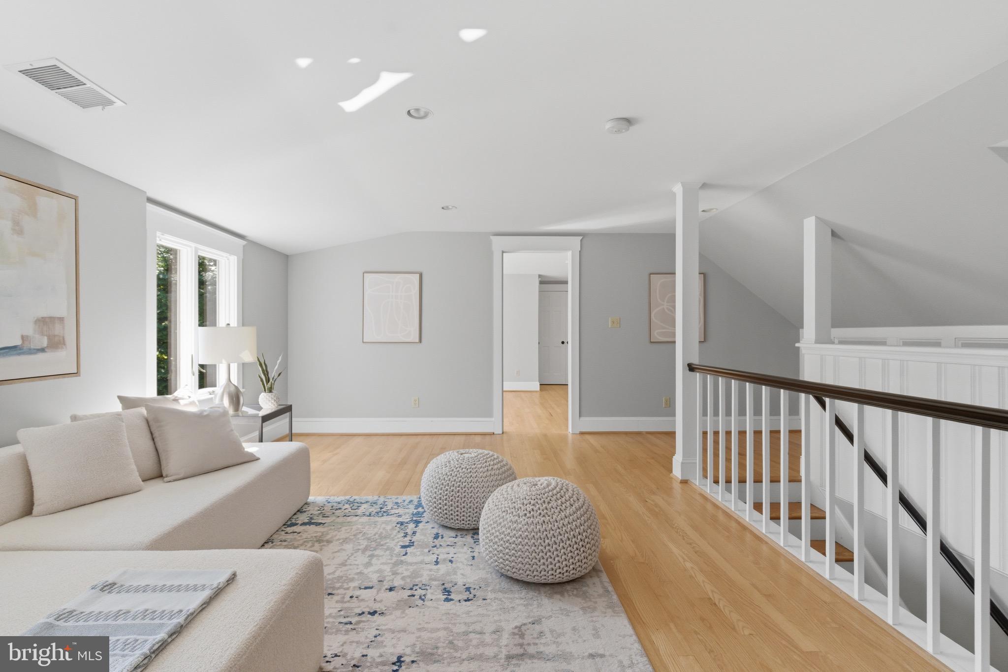 WILLIAMSBURG VILLAGE - Residential