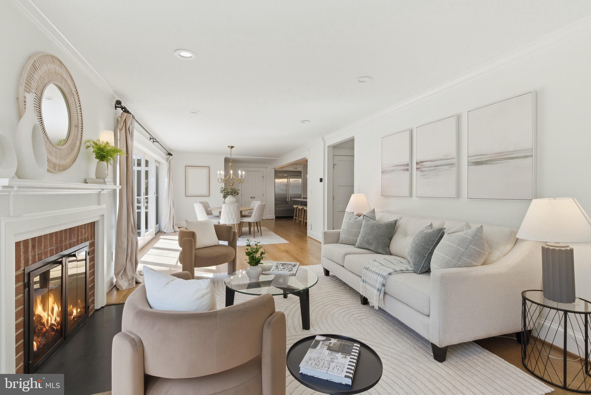 WILLIAMSBURG VILLAGE - Residential