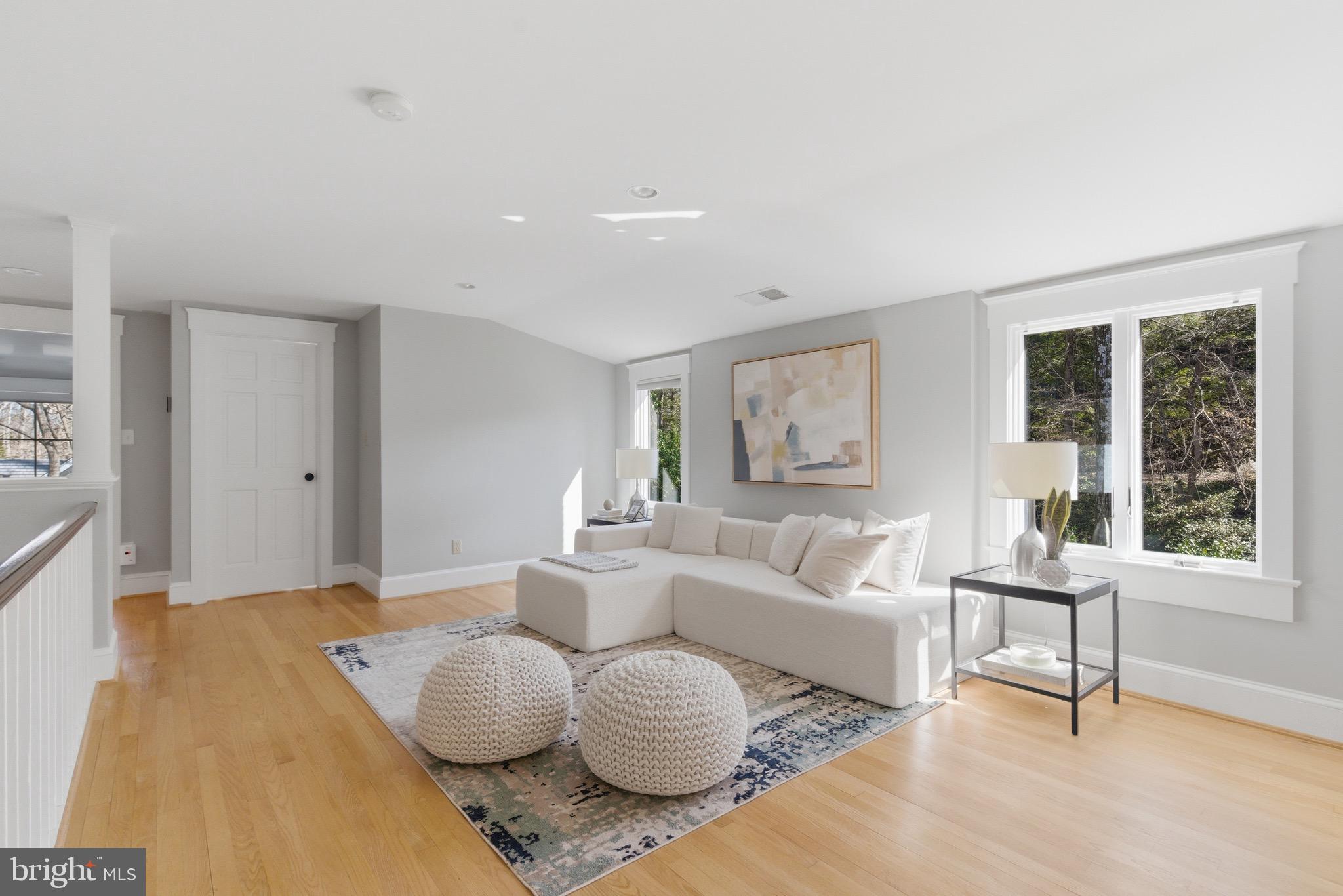 WILLIAMSBURG VILLAGE - Residential
