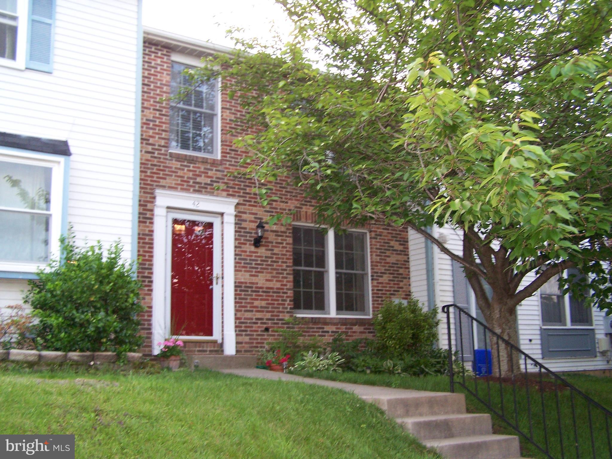 Well-kept 3 level townhouse. Kitchen w/breakfast bar & newer appliances. Formal dining with new
sliding doors to deck and fenced yard that backs to common area. New laminate floor in living room. Like new lower-level bathroom & office. Recreation rm. with recessed lights, fireplace & laundry rm. Main bedroom with walk in closet. Great community, excellent schools. Any offers to be reviewed on Wednesday August 24th after 5 pm.