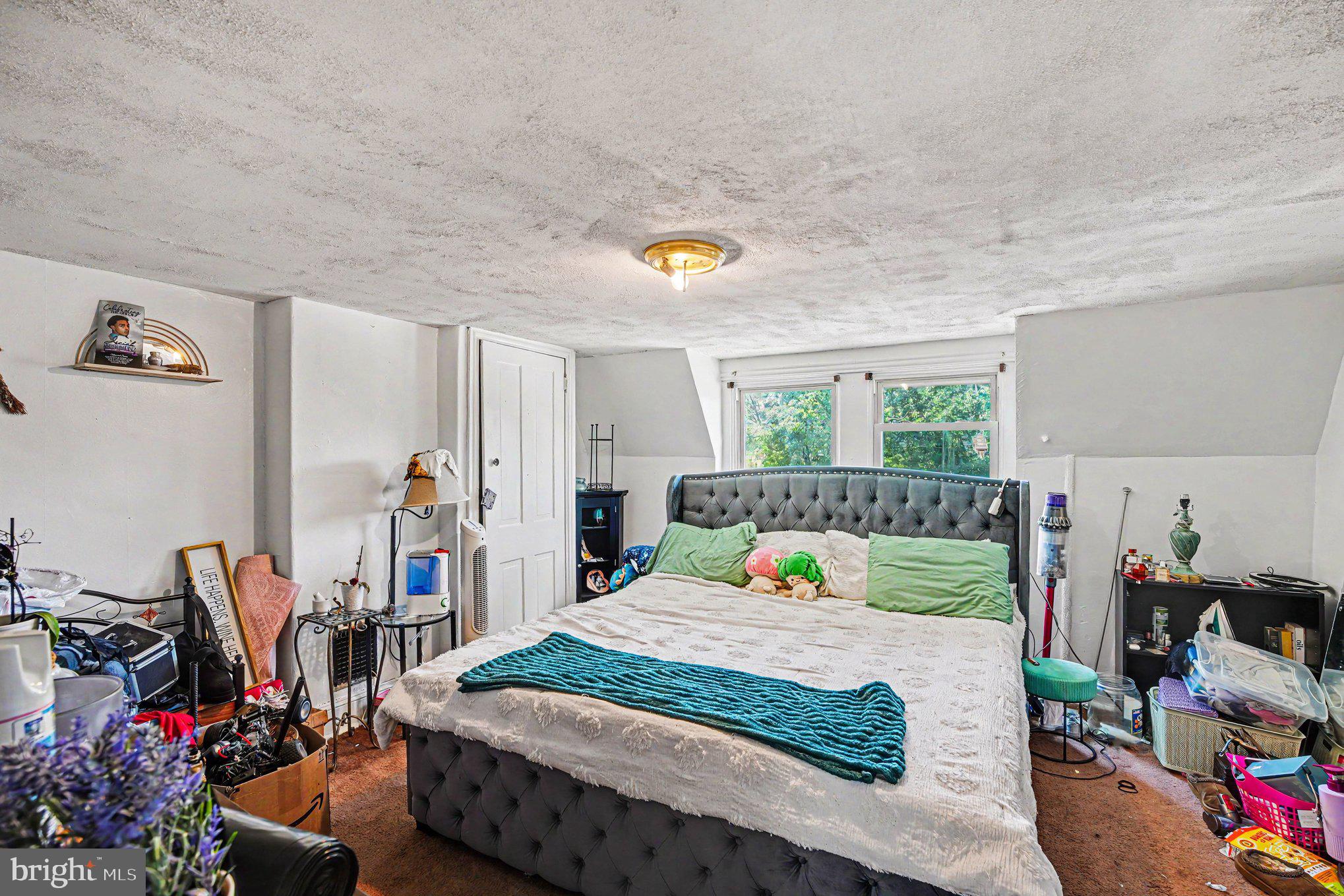 NORRISTOWN - Residential