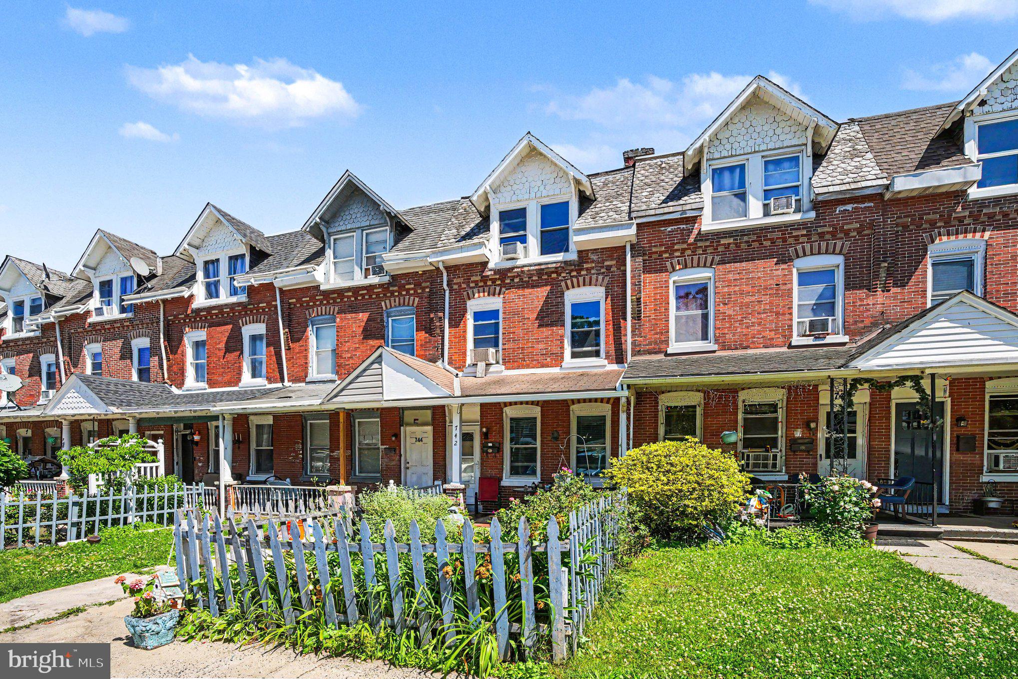 NORRISTOWN - Residential