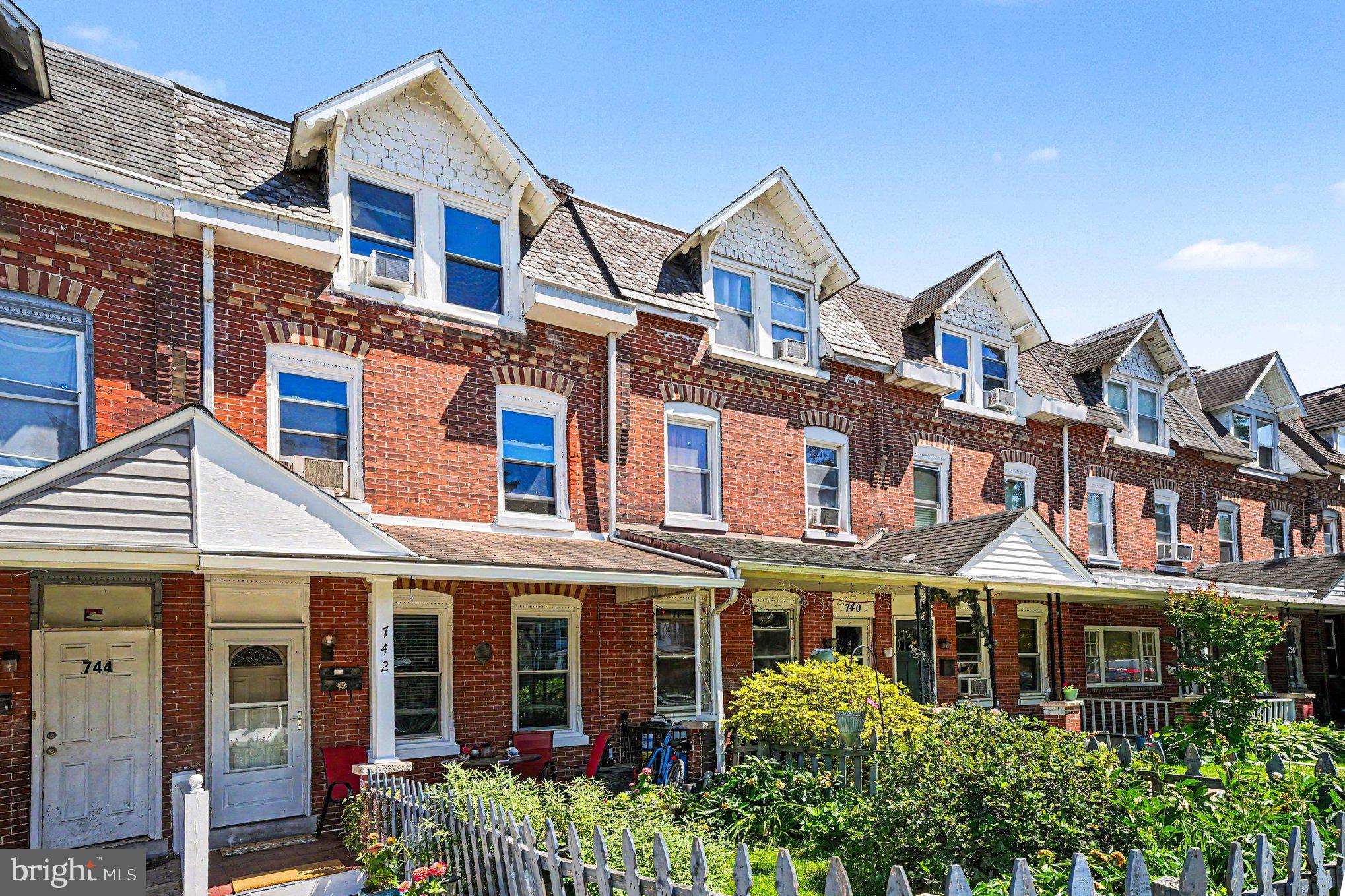 NORRISTOWN - Residential