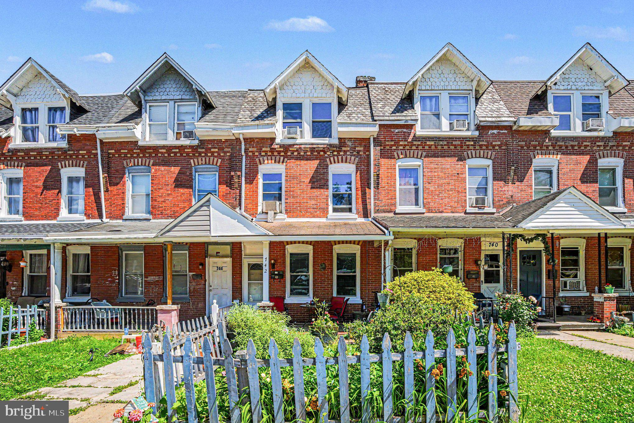 NORRISTOWN - Residential