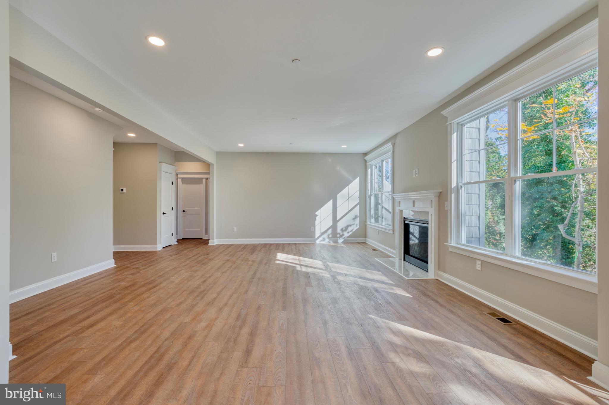 ANNAPOLIS ROADS - Residential