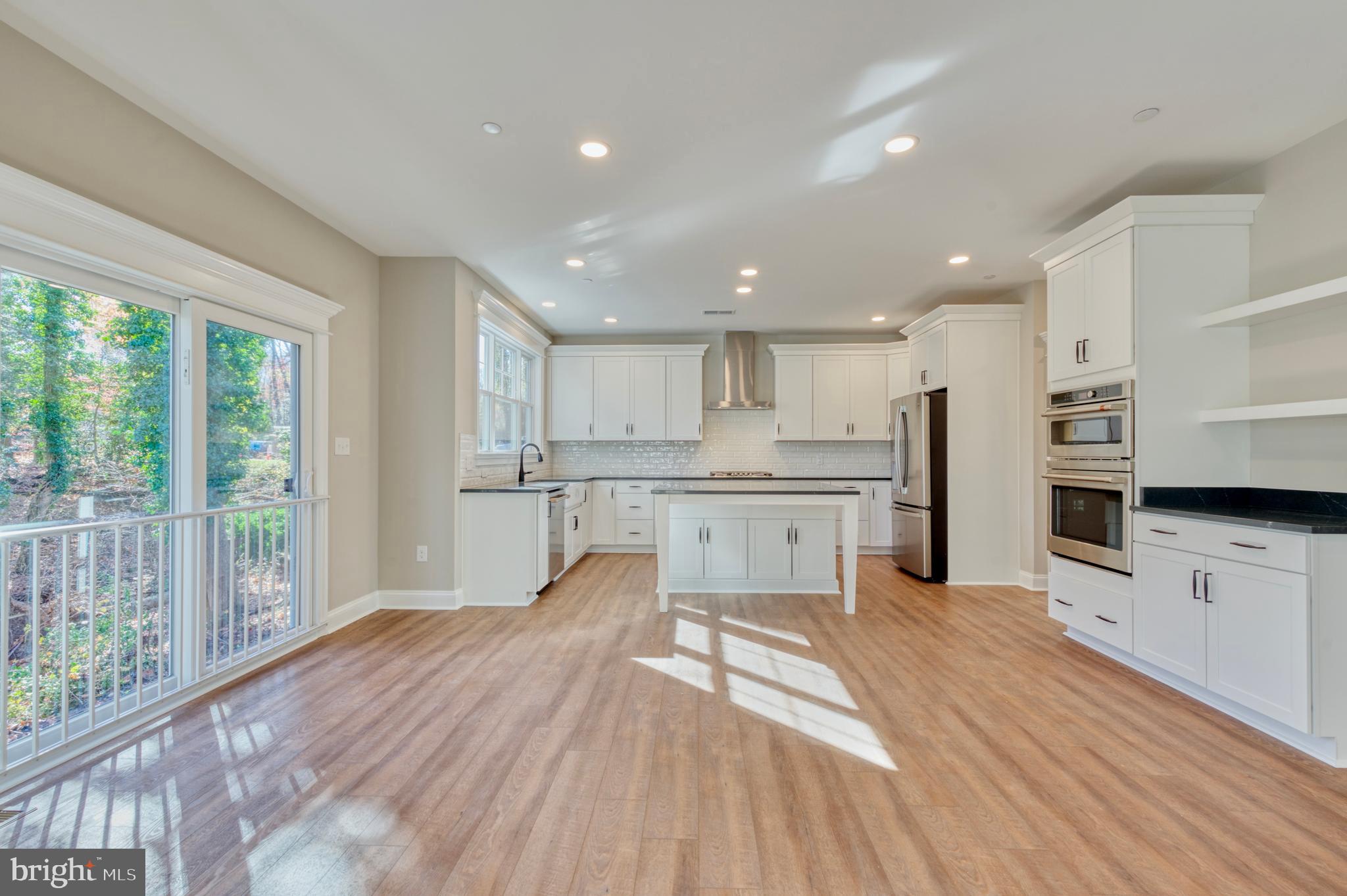 ANNAPOLIS ROADS - Residential