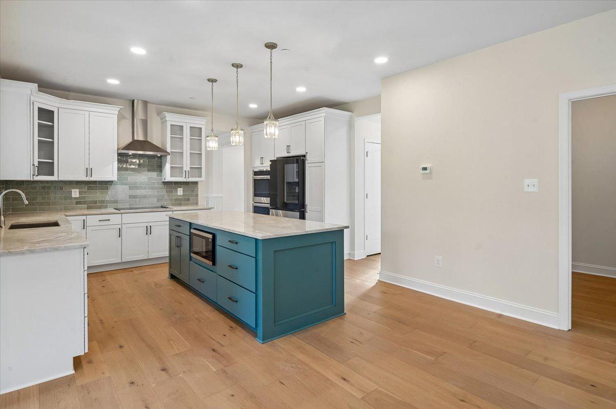 TWIN HILLS - Residential
