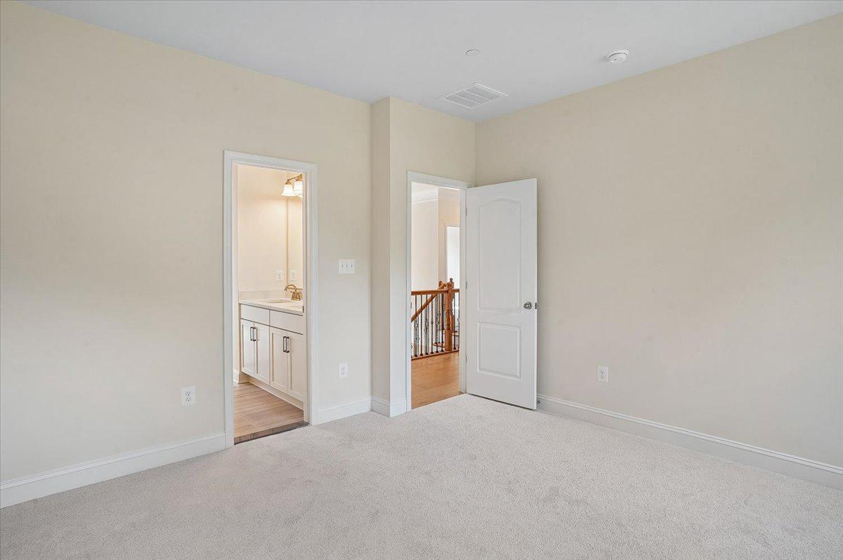 TWIN HILLS - Residential