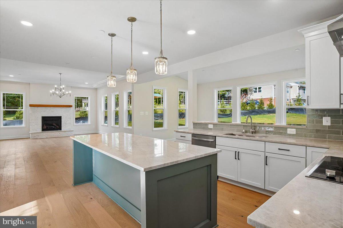 TWIN HILLS - Residential