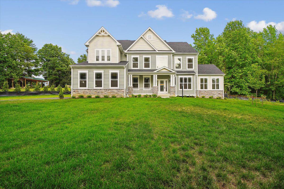 TWIN HILLS - Residential