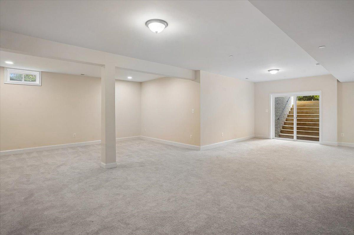 TWIN HILLS - Residential