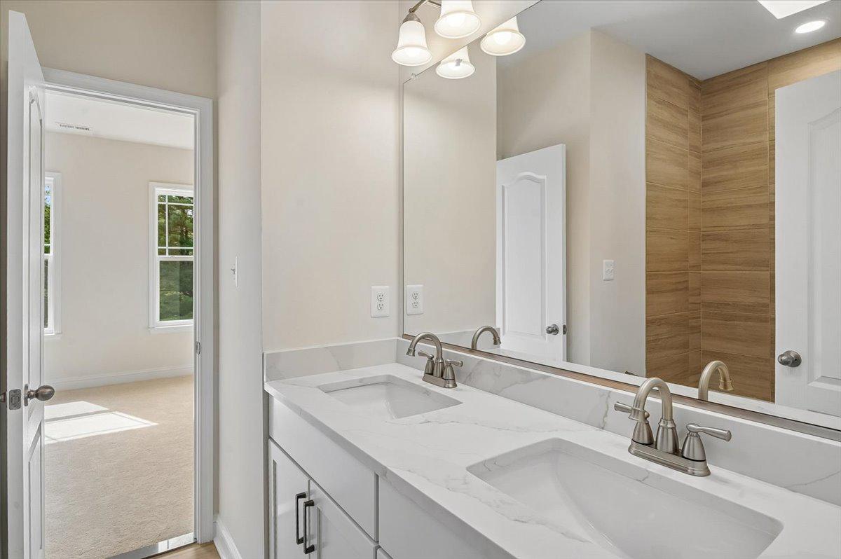 TWIN HILLS - Residential