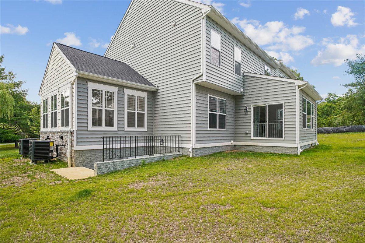 TWIN HILLS - Residential