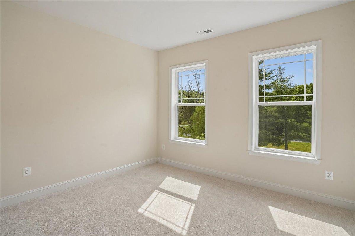 TWIN HILLS - Residential