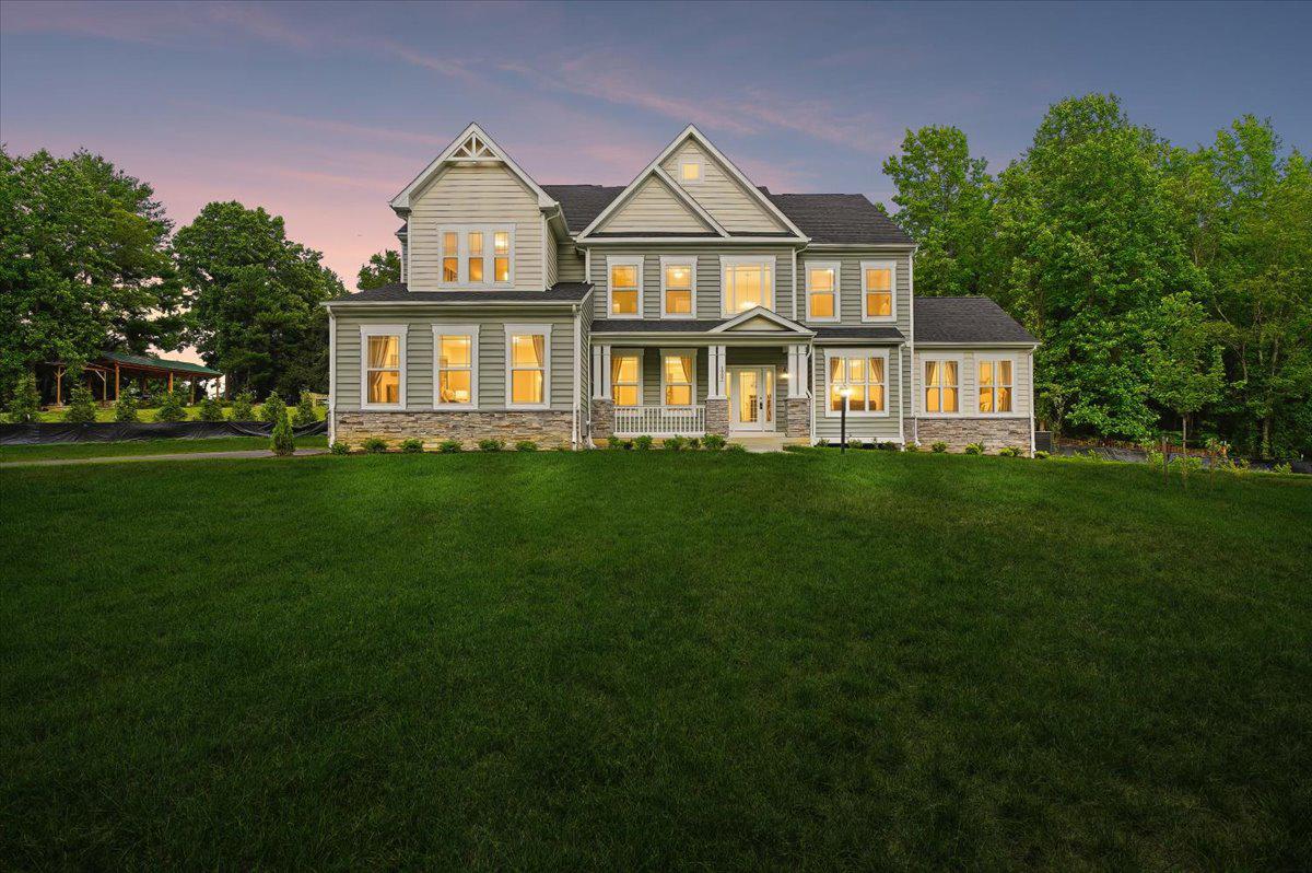 TWIN HILLS - Residential