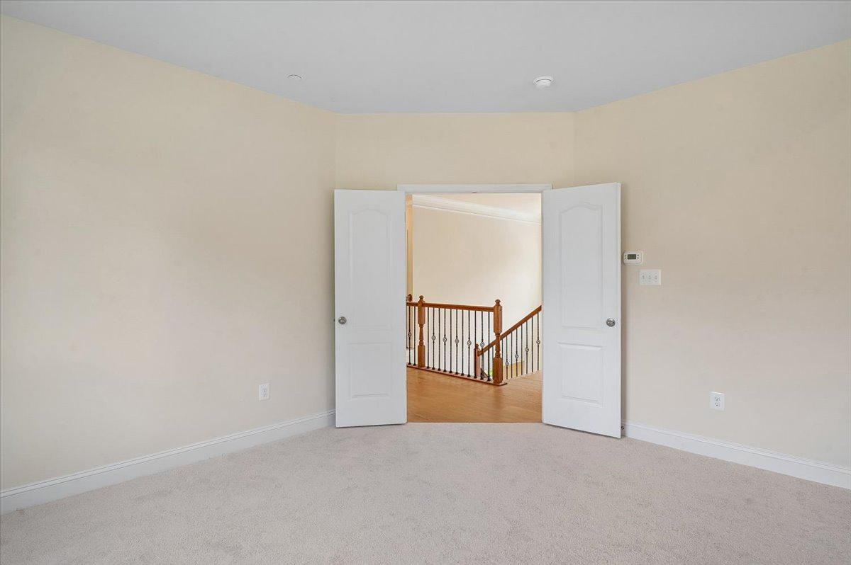 TWIN HILLS - Residential