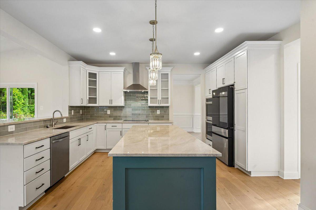 TWIN HILLS - Residential