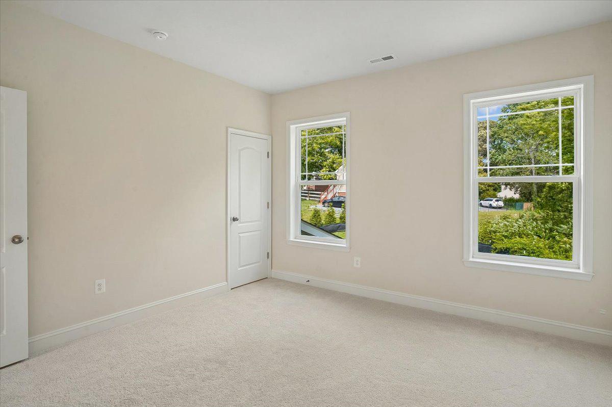 TWIN HILLS - Residential