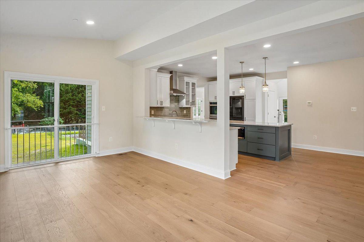 TWIN HILLS - Residential