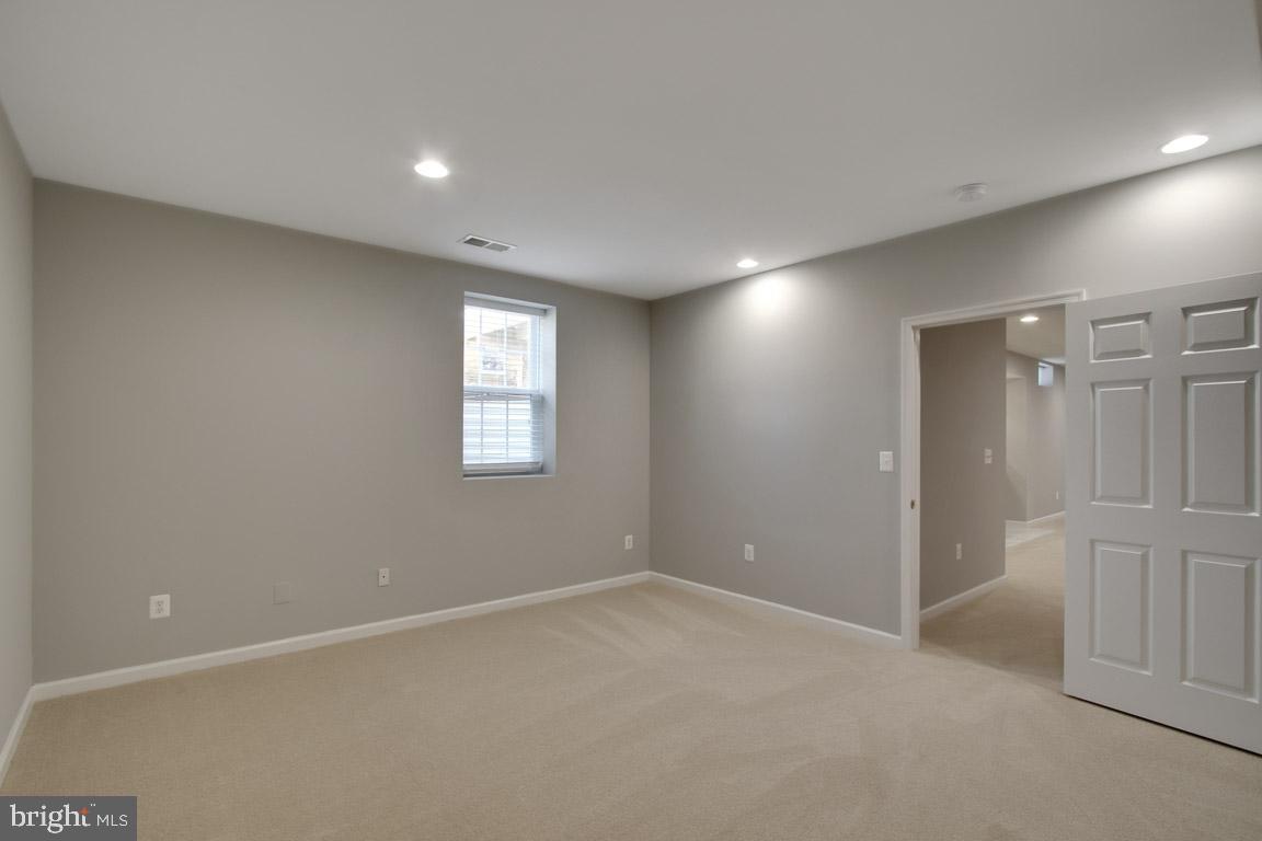 HOLLY RIDGE AT LAWNVALE - Residential