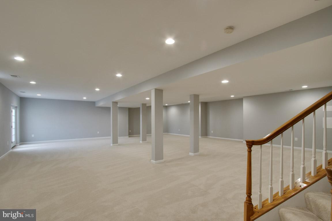 HOLLY RIDGE AT LAWNVALE - Residential