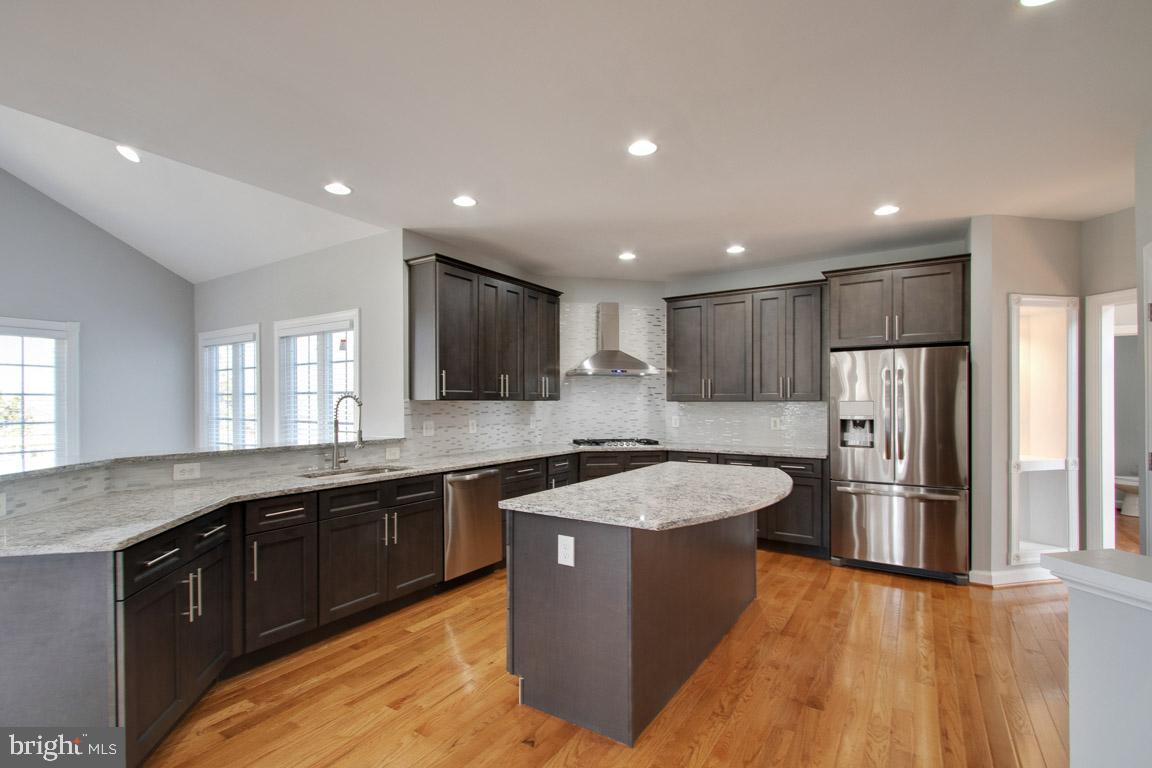 HOLLY RIDGE AT LAWNVALE - Residential
