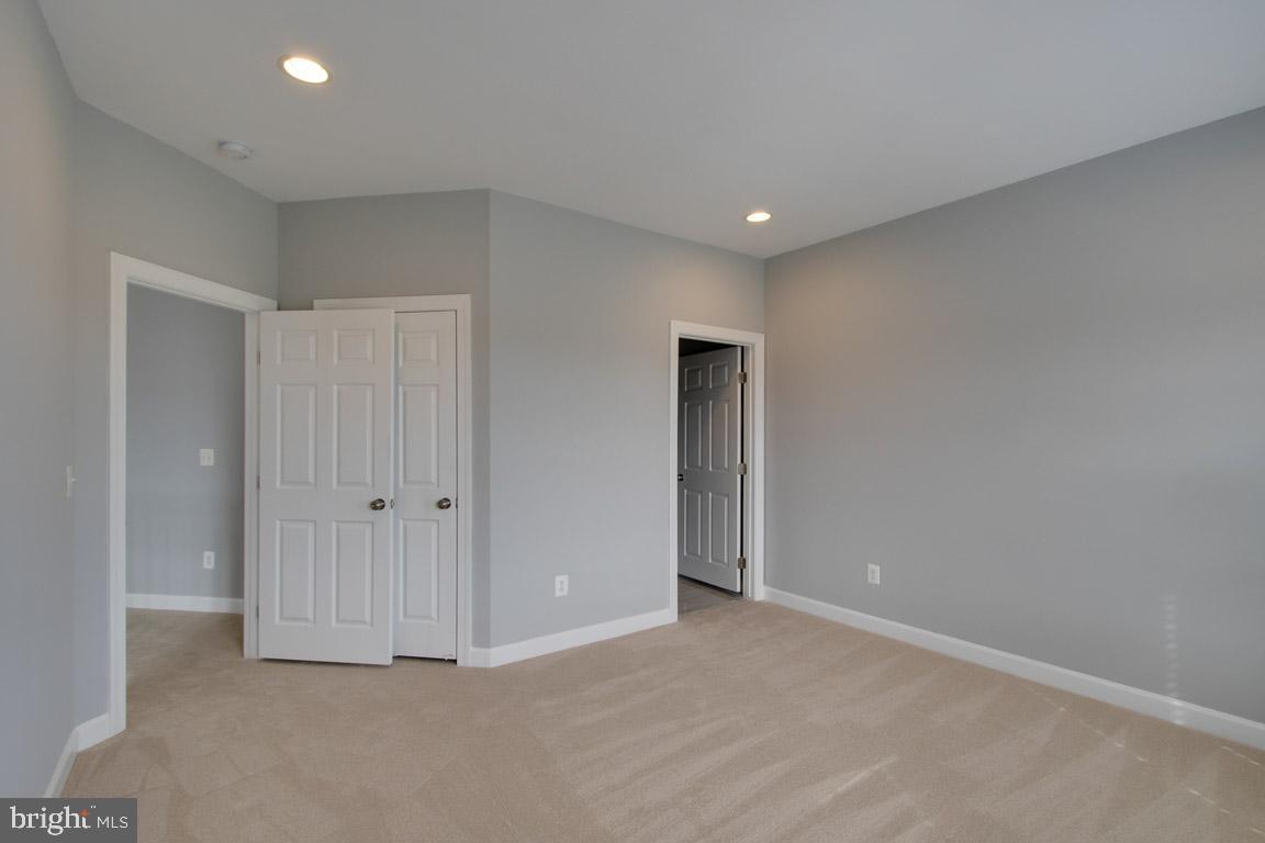 HOLLY RIDGE AT LAWNVALE - Residential