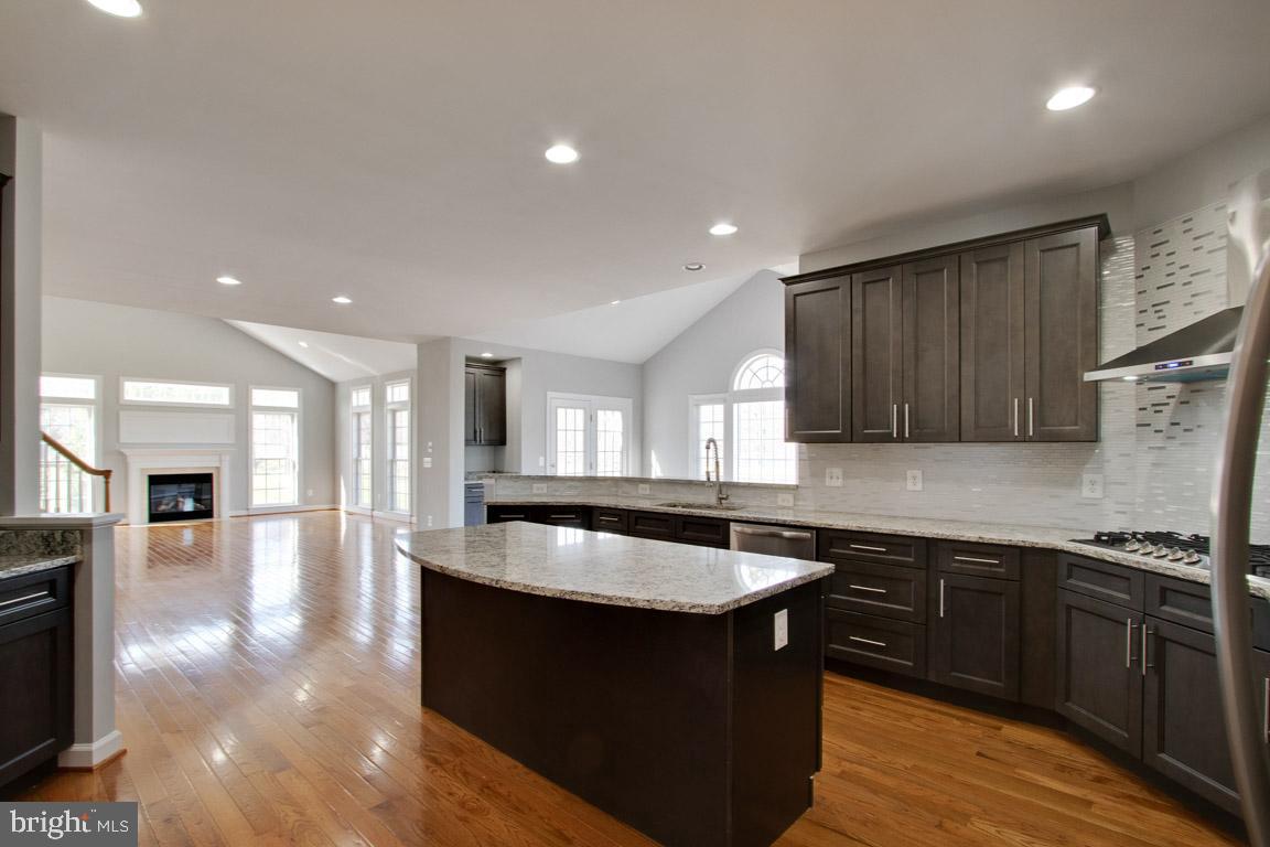 HOLLY RIDGE AT LAWNVALE - Residential