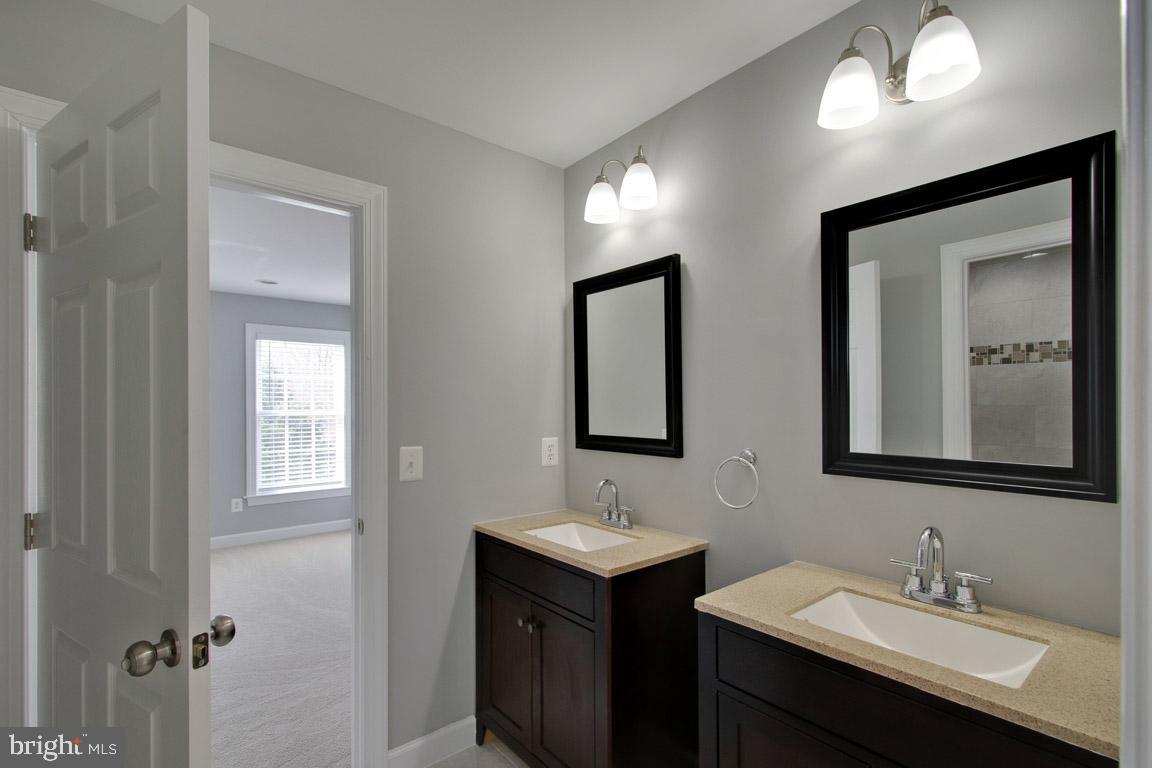 HOLLY RIDGE AT LAWNVALE - Residential