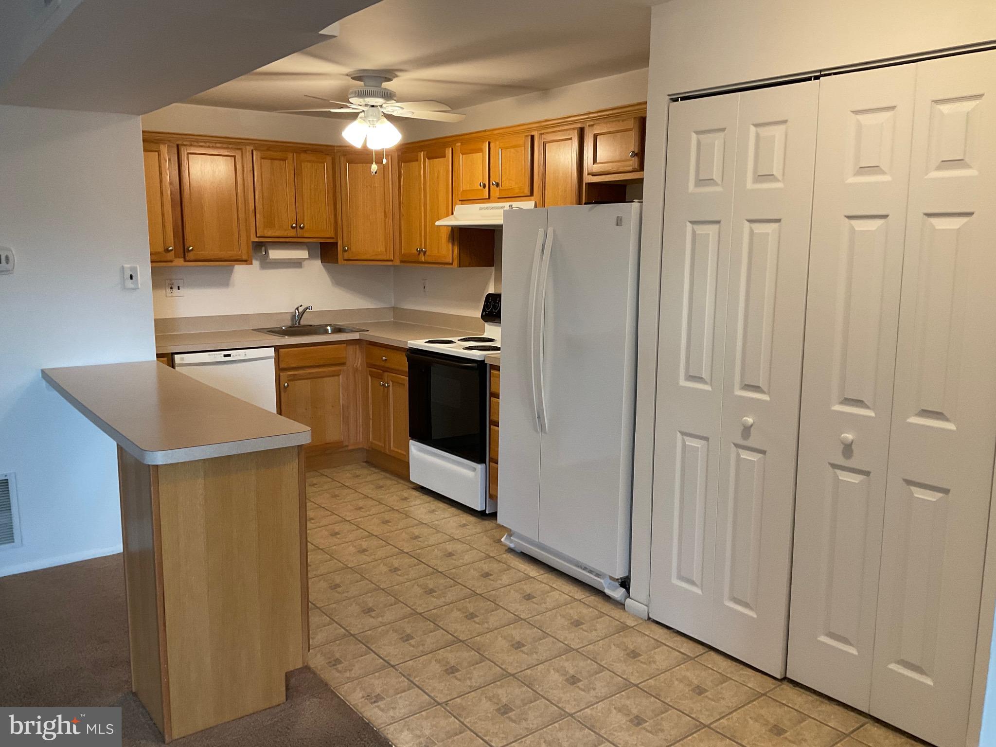 DANBURY VILLAGE - Residential