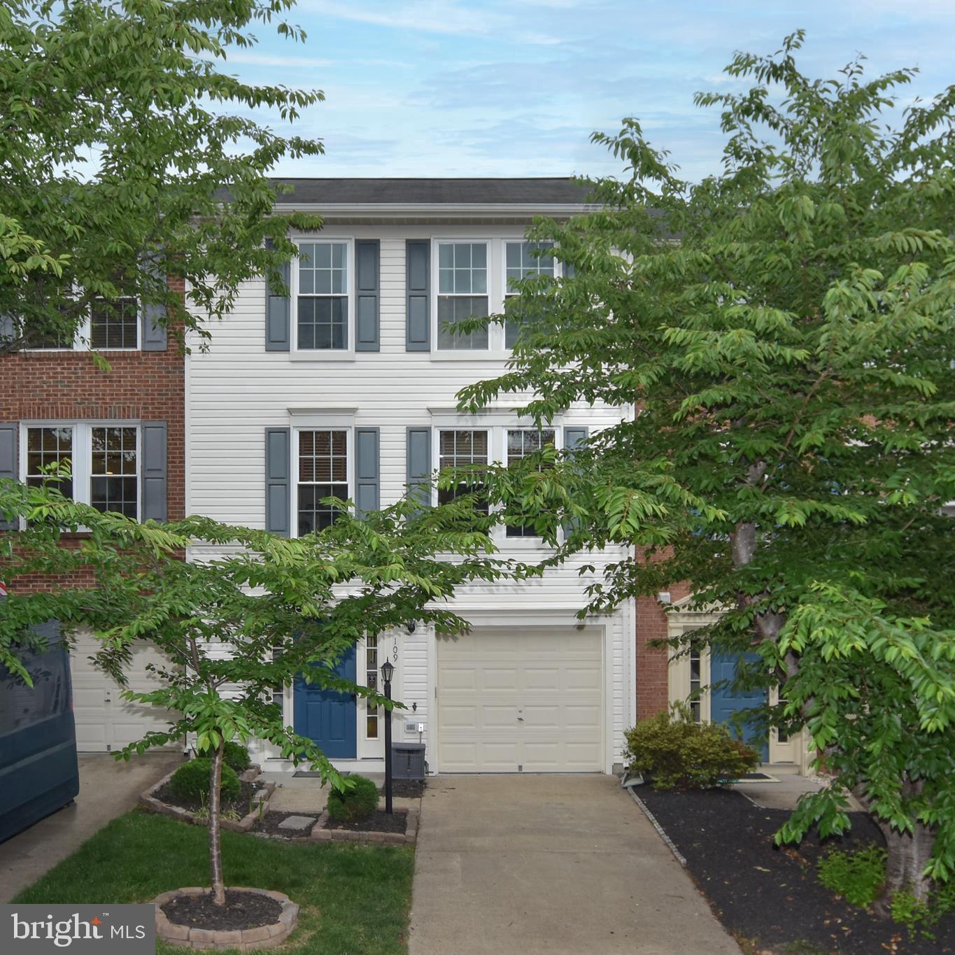 STRATFORD - Residential