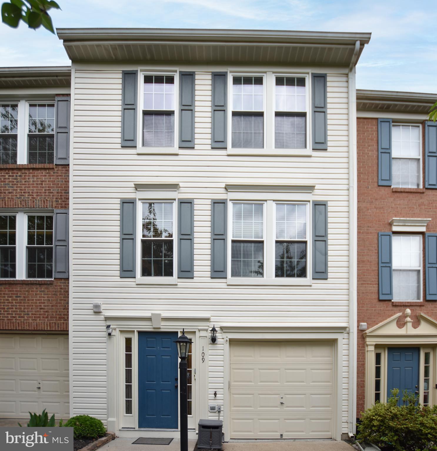 STRATFORD - Residential