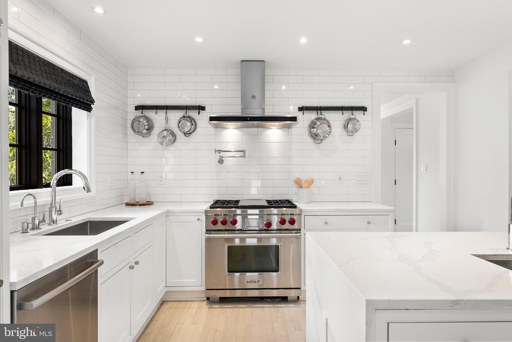 FOREST HILLS - Residential