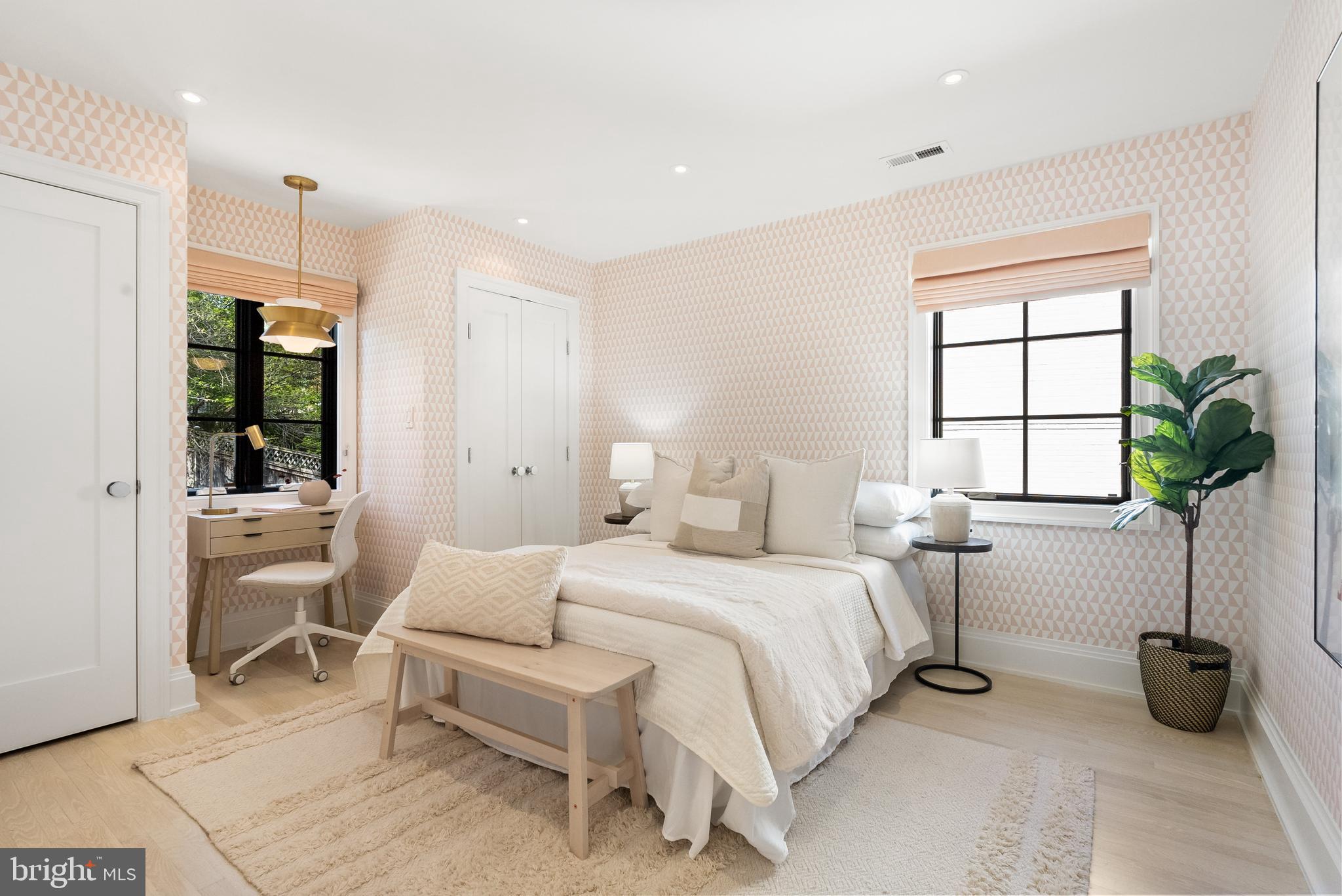 FOREST HILLS - Residential