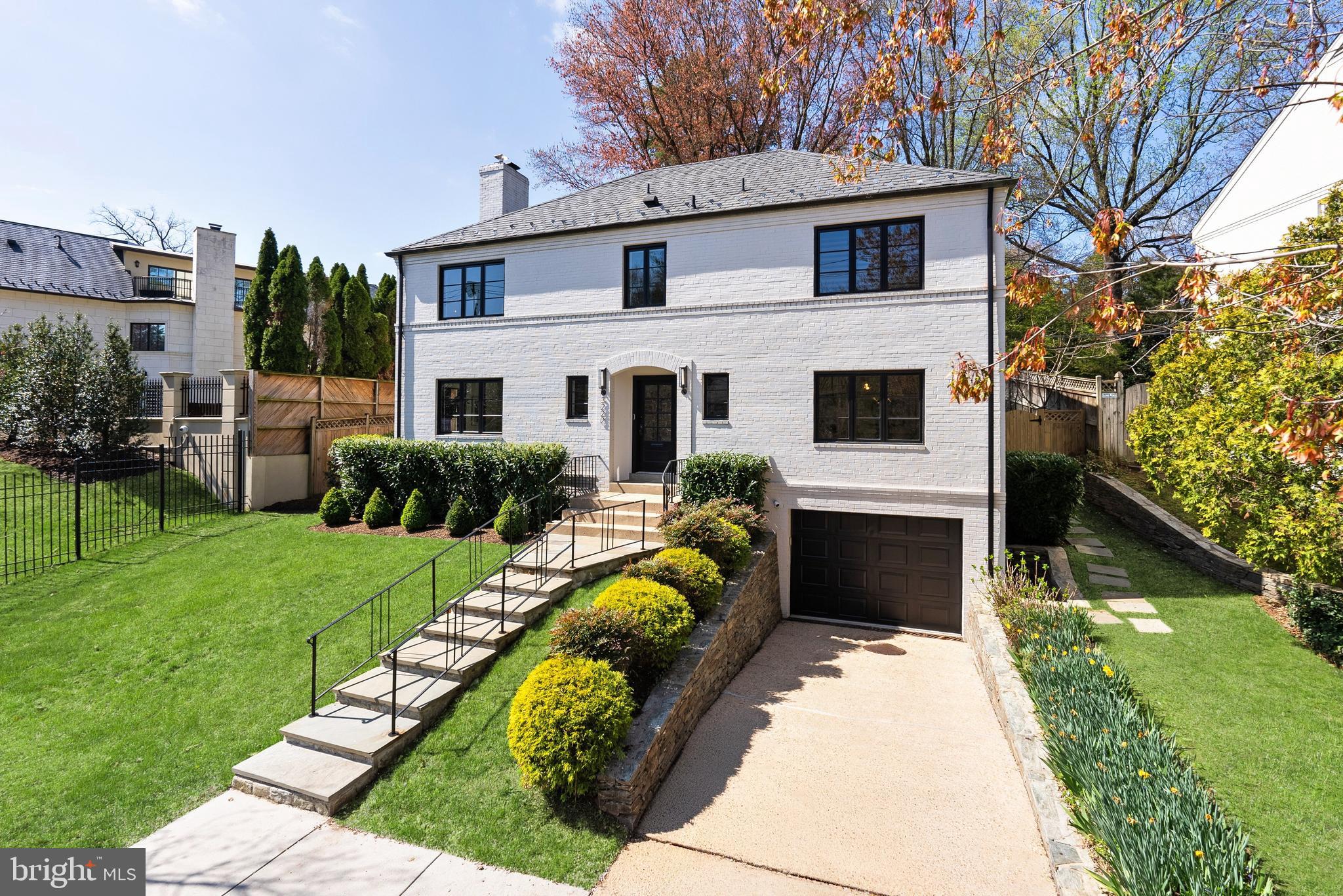 FOREST HILLS - Residential