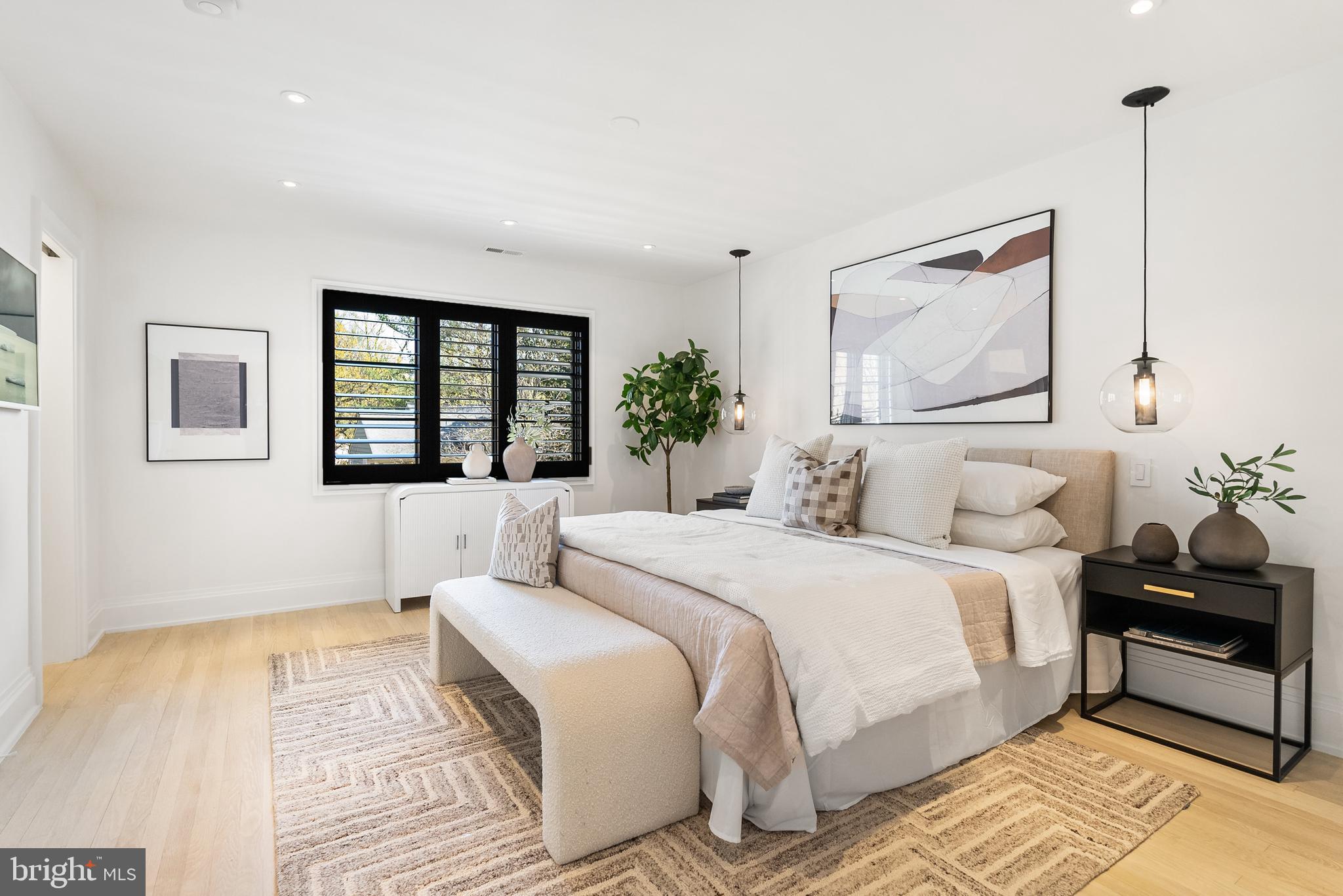FOREST HILLS - Residential