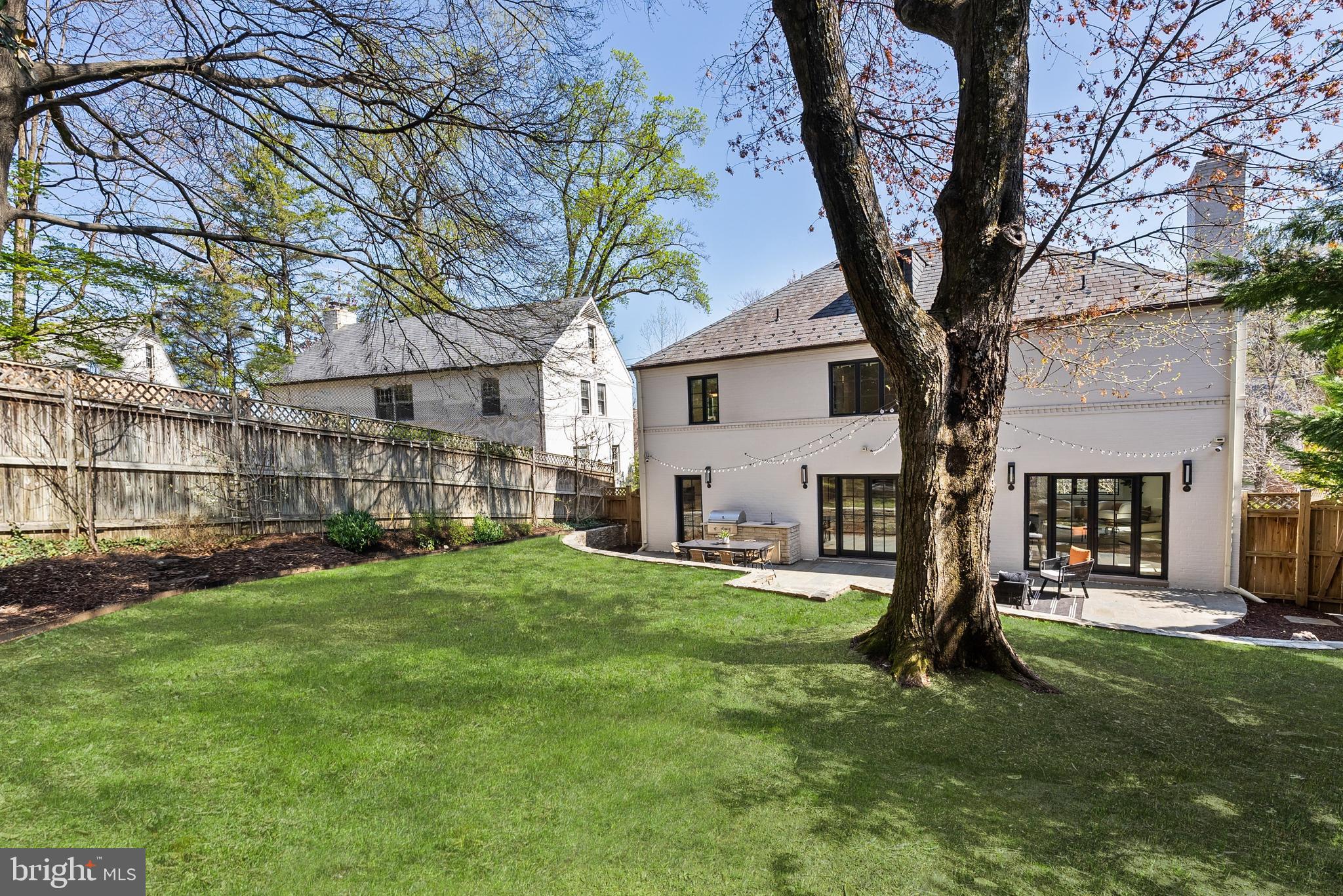 FOREST HILLS - Residential