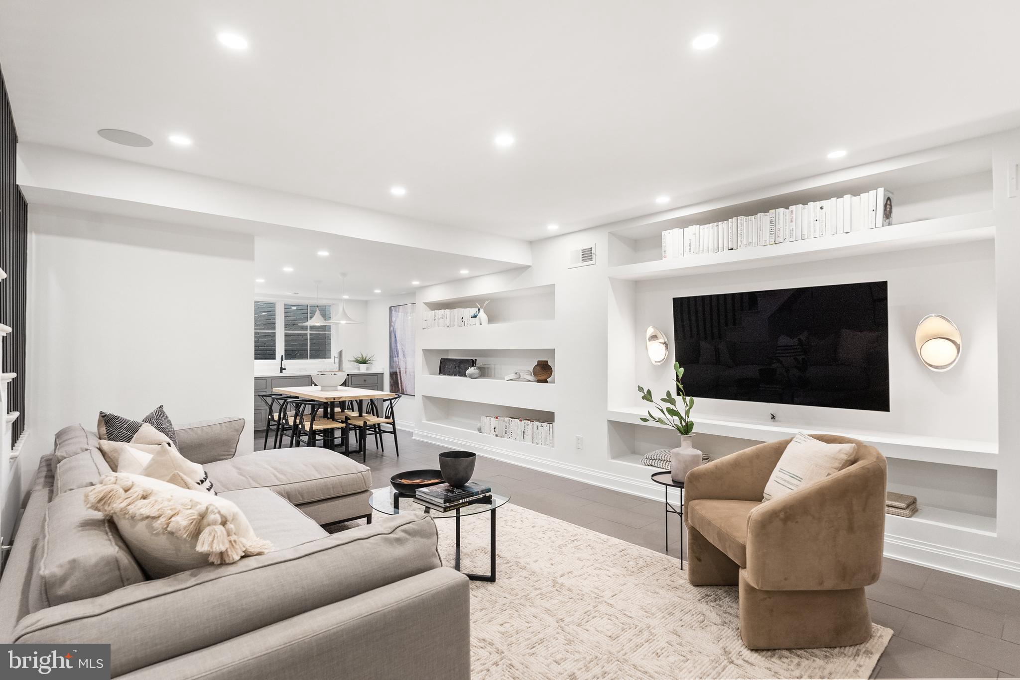 FOREST HILLS - Residential
