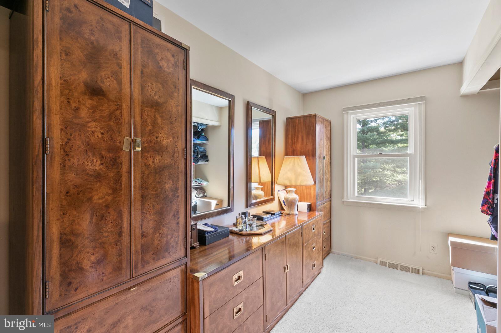 HOLLAND ACRES - Residential