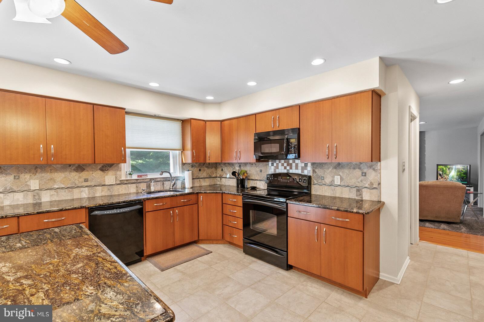HOLLAND ACRES - Residential