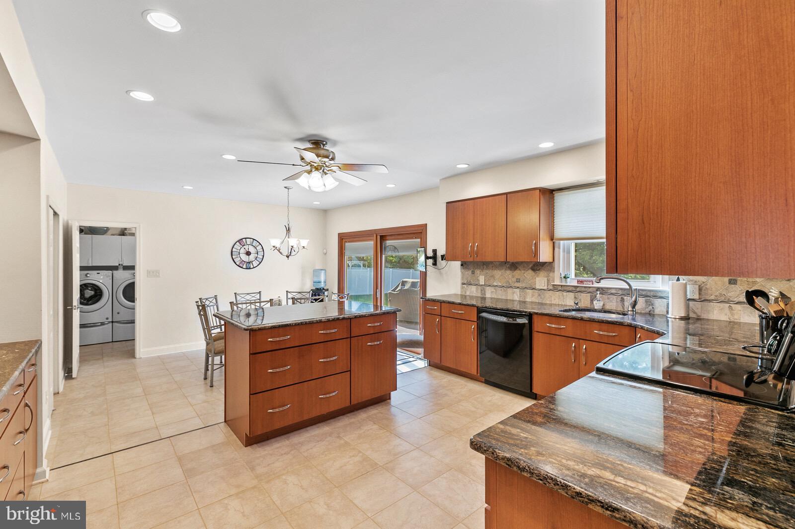 HOLLAND ACRES - Residential
