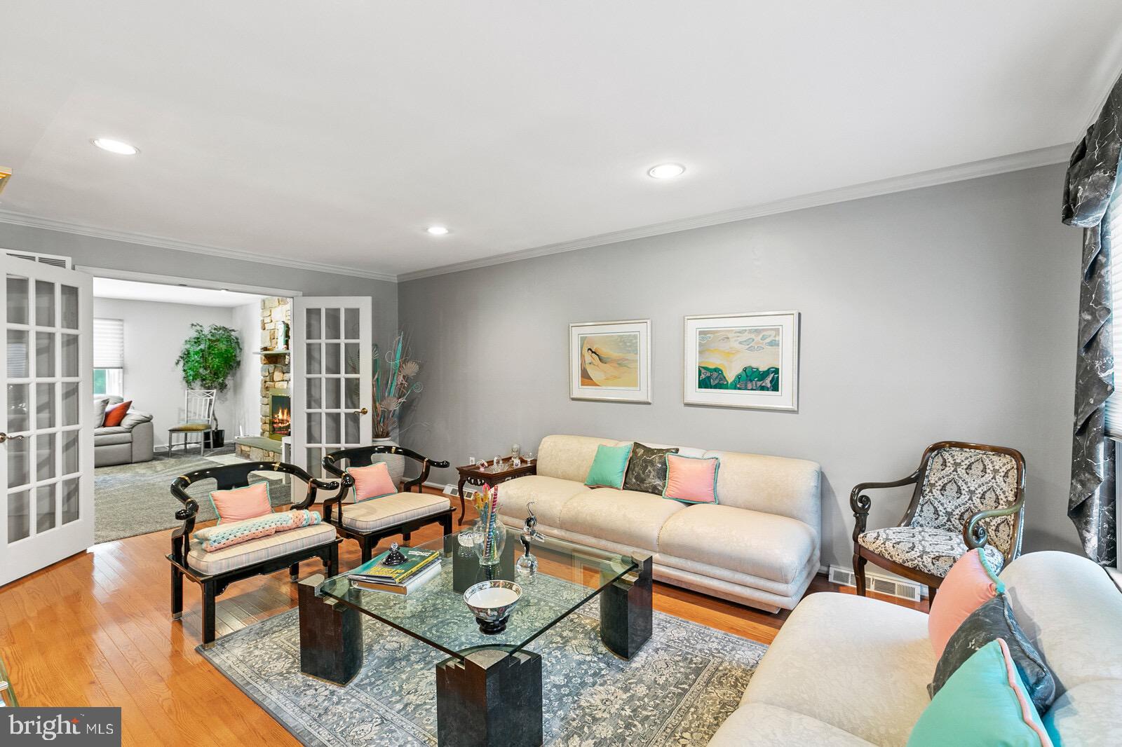 HOLLAND ACRES - Residential