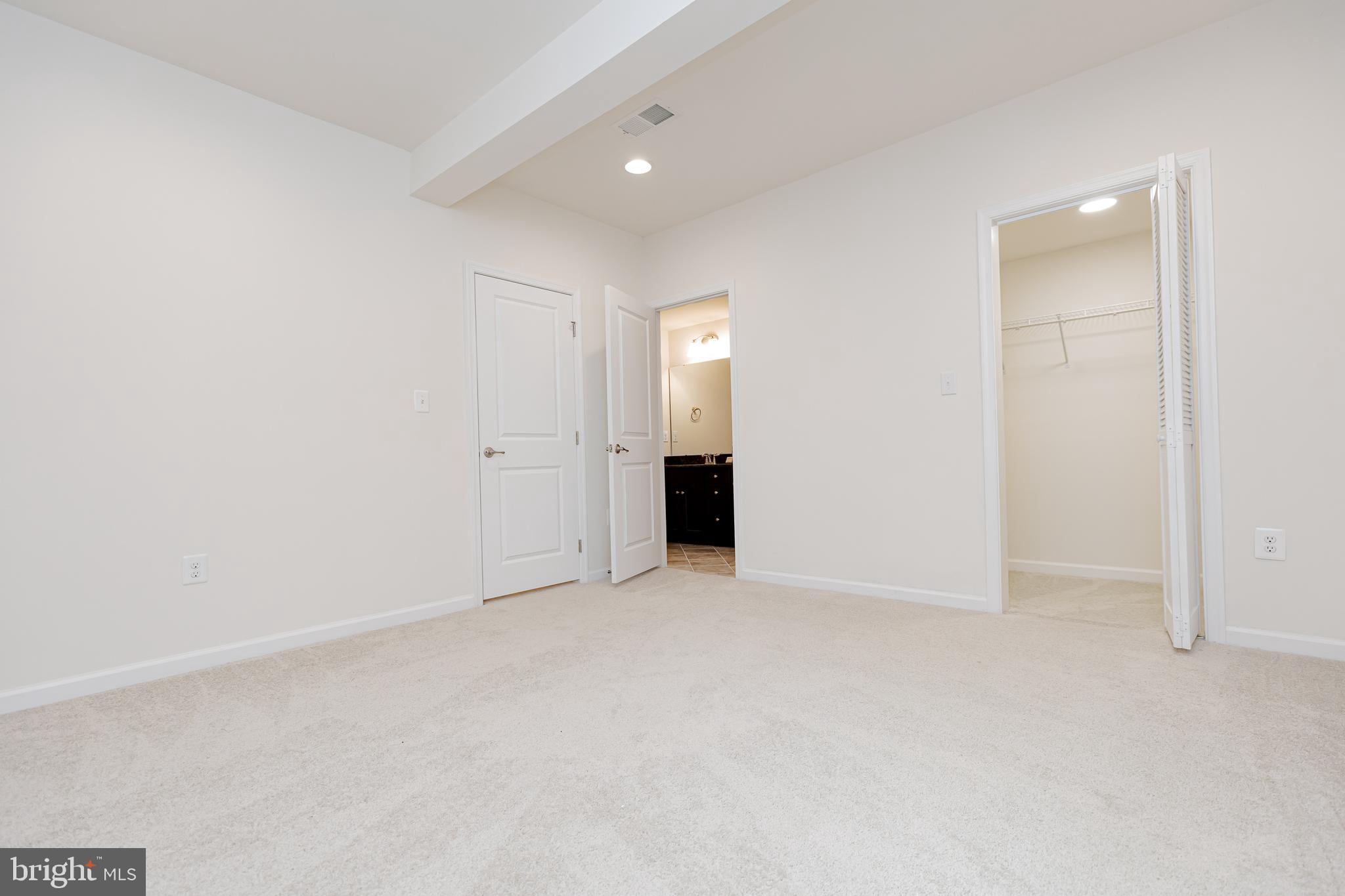 HAMPTON RESERVE - Residential