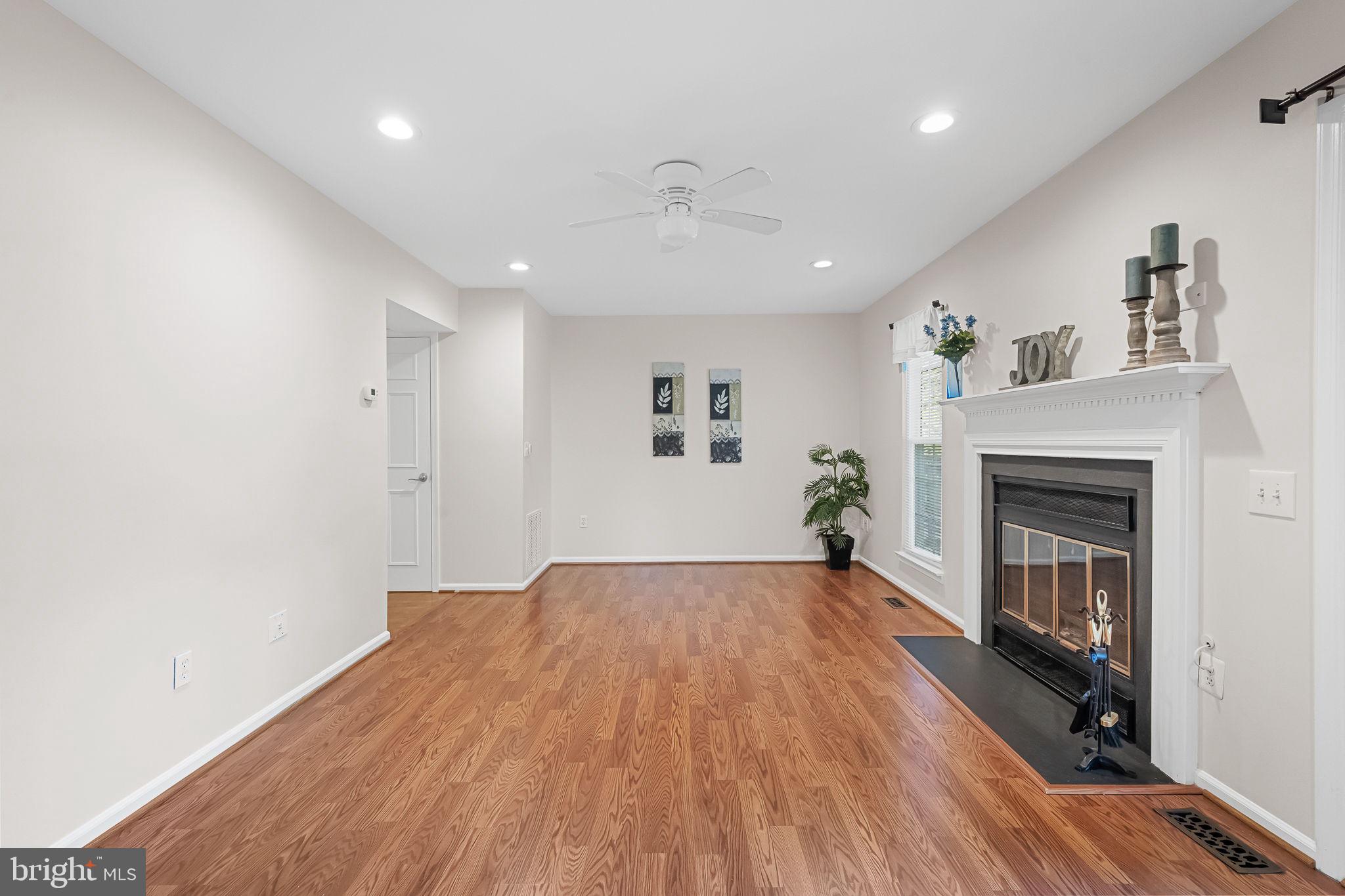 LONDON TOWN WEST - Residential