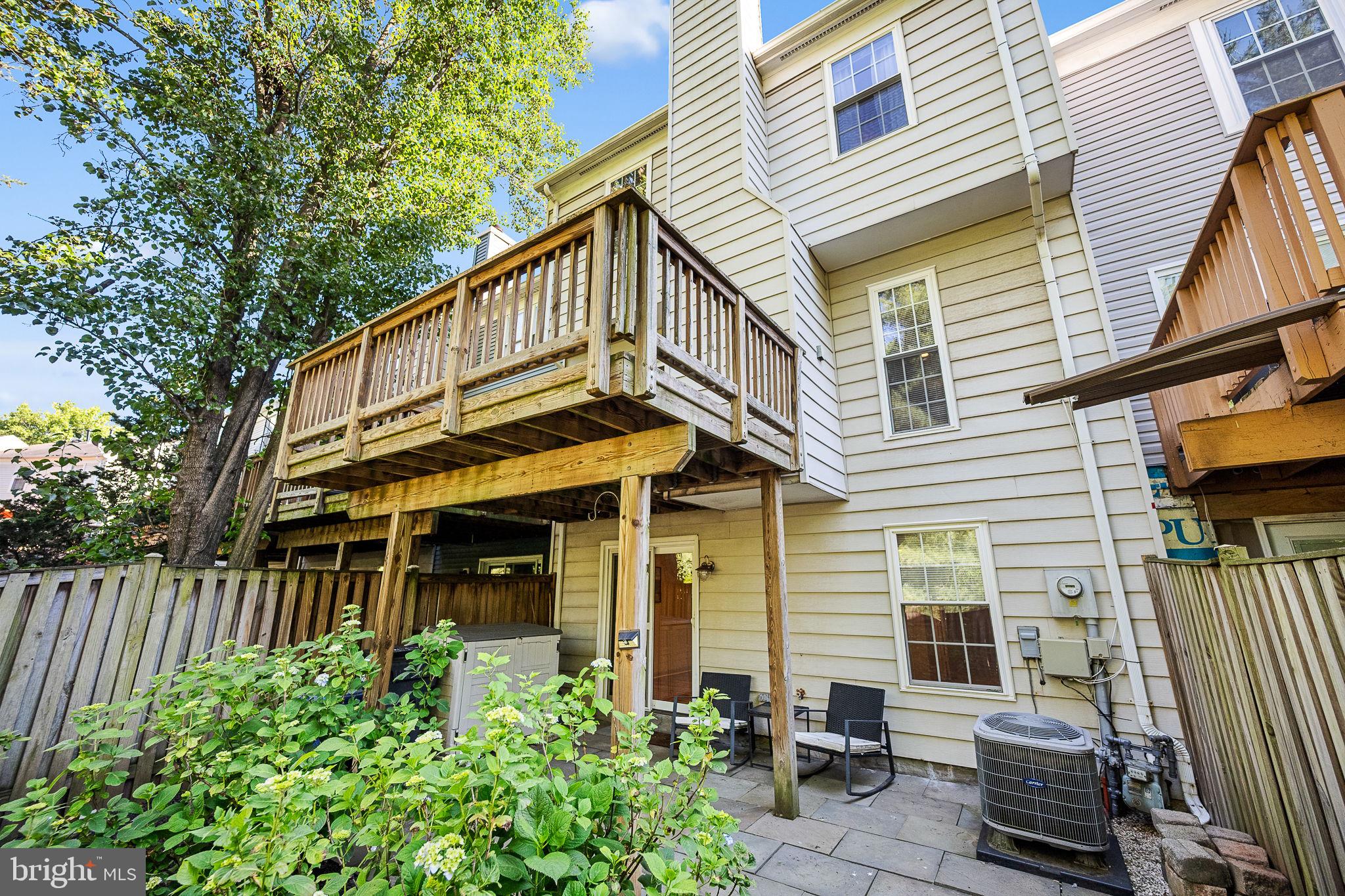 LONDON TOWN WEST - Residential
