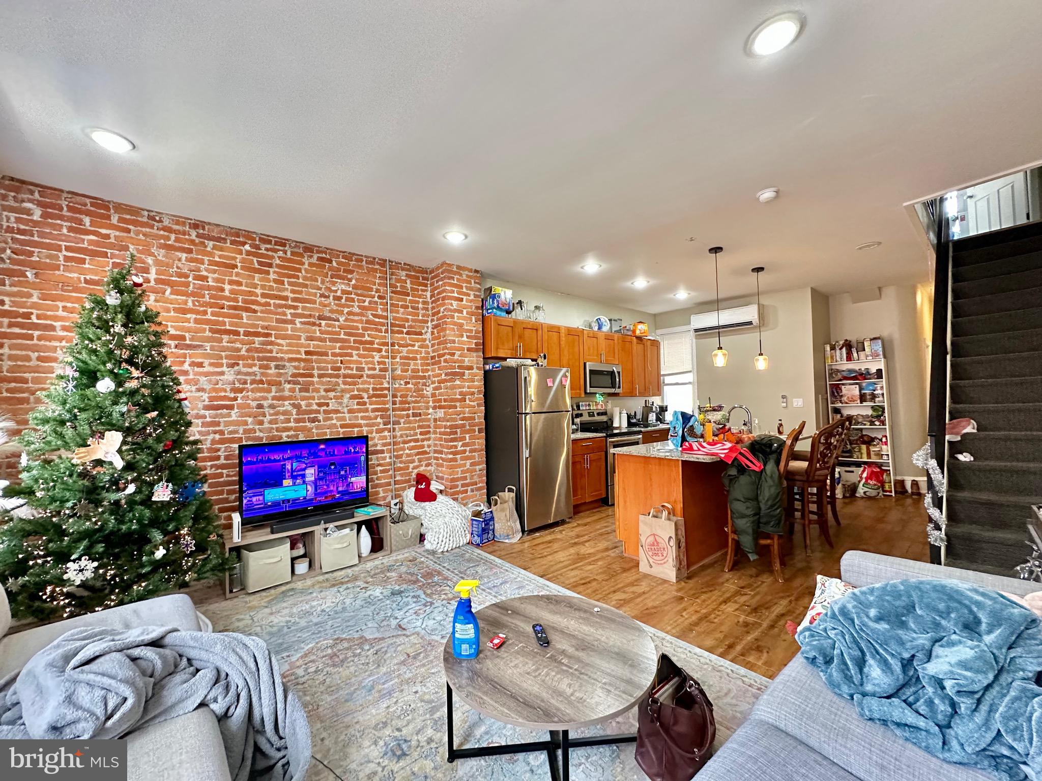 Available early August for the Temple University 2025-2026 academic year! Just a 5-minute walk to the main campus of Temple University, SEPTA, Pizzerias, and more. Truly an ideal location.

Welcome to this beautiful 3 bed/2 bath apartment with the best design that you will find. Walking to the apartment, you will see spacious living and dining areas full of natural light. You have a kitchen with stainless steel appliances with an island, and a breakfast area leading to the living room where you have a brick accent wall that gives the spaces a lot of character. This is perfect for entertaining. You have 1 full bath on the main level and a spacious bedroom, and upstairs you have 2 more bedrooms and a bathroom with a washer and dryer. Throughout the place, you have a lot of natural light.

Tenant pay extra for utilities. Pets are ok with a pet deposit. First, last and security to move-in. Co-signers ok.