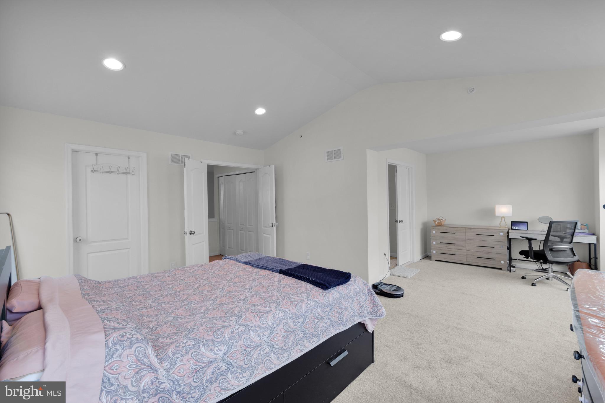 HIDDEN MEADOWS - Residential