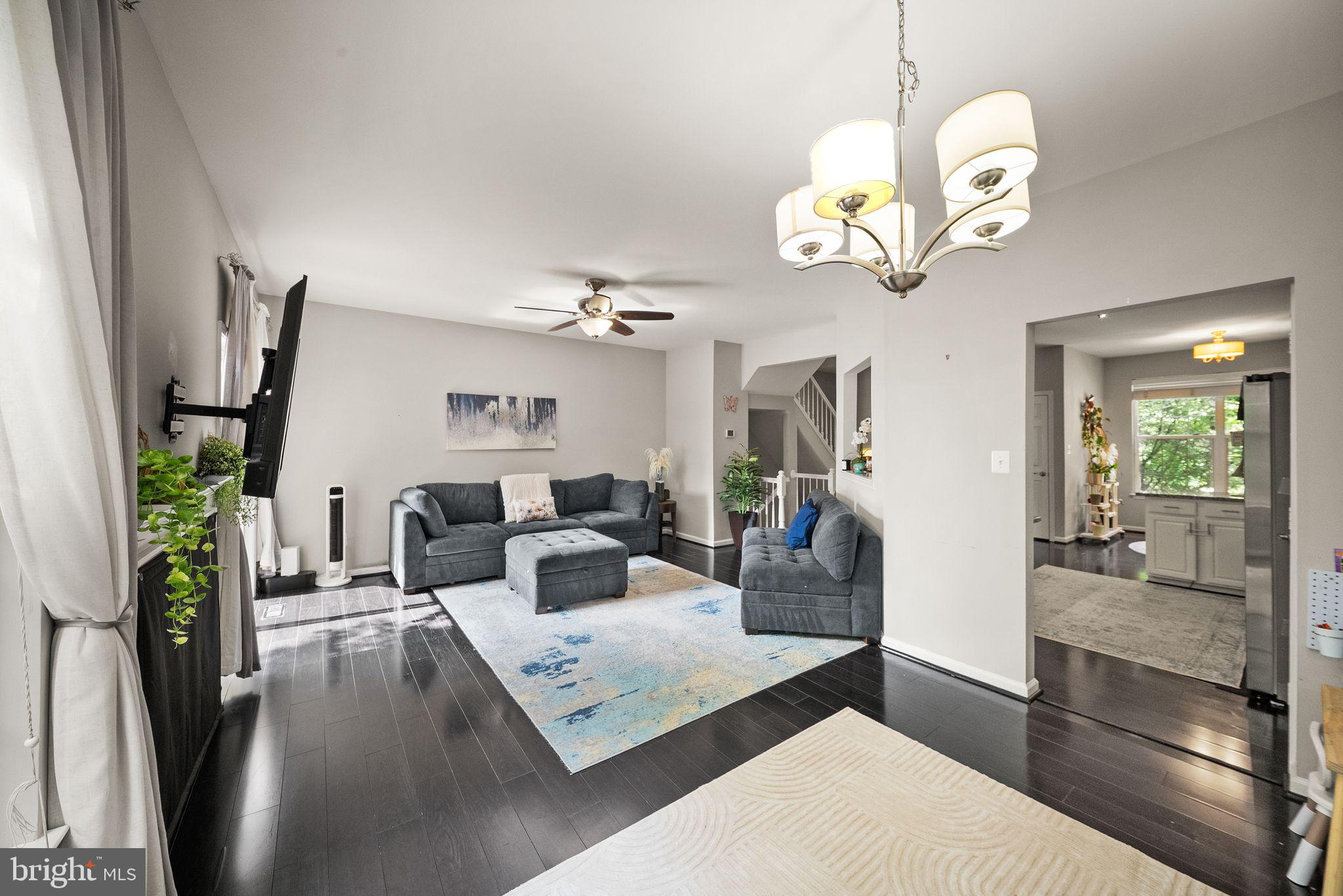 FAIRFAX METRO SQUARE - Residential