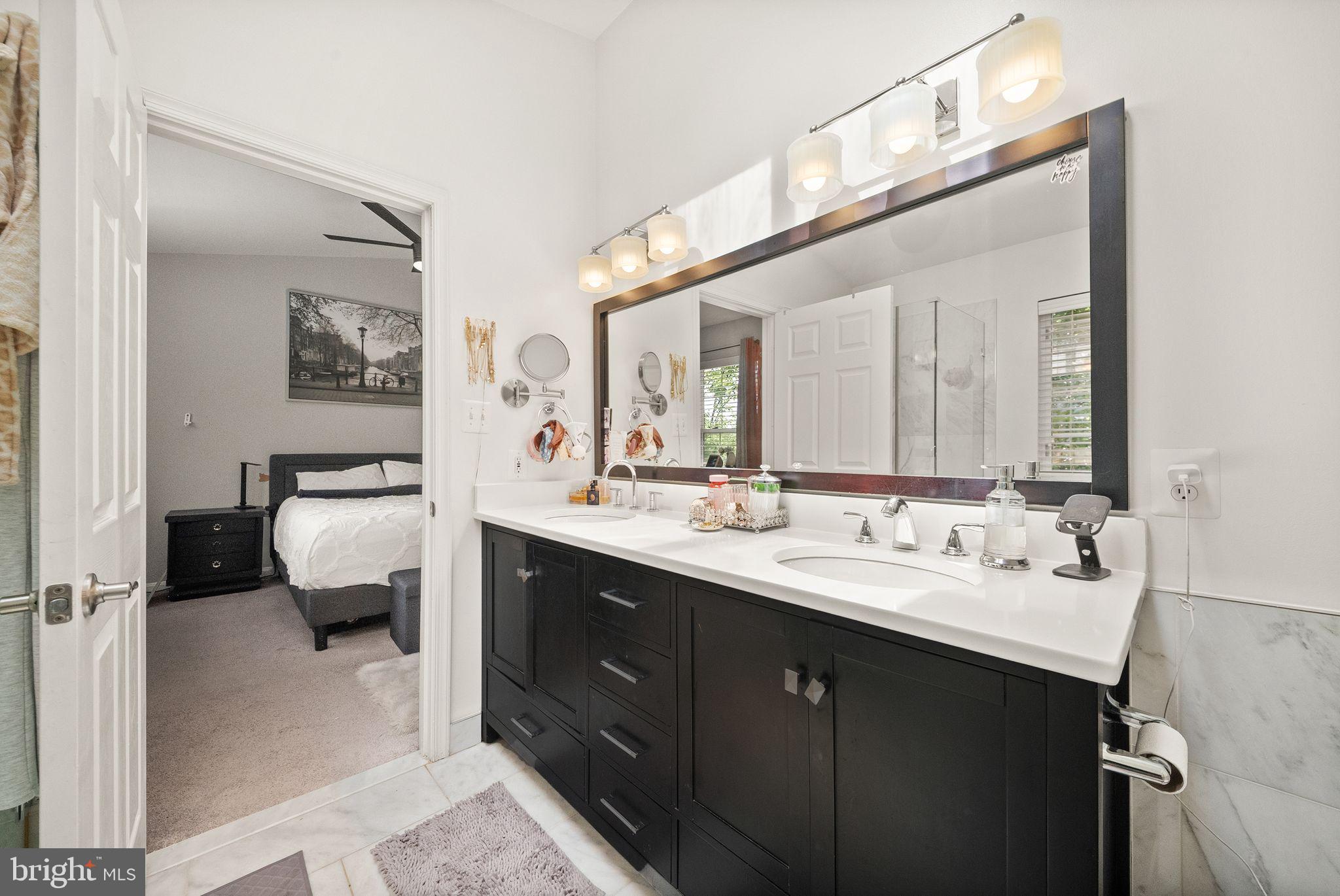 FAIRFAX METRO SQUARE - Residential